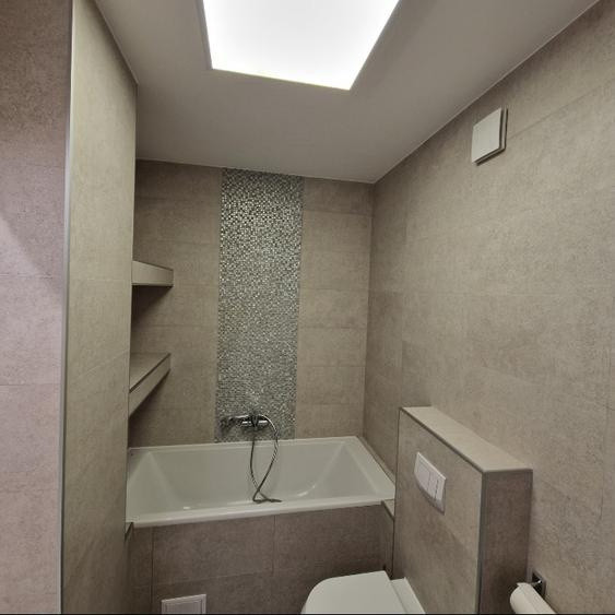 Apartament cu 3 camere,80mp,parcare,,Zona centru