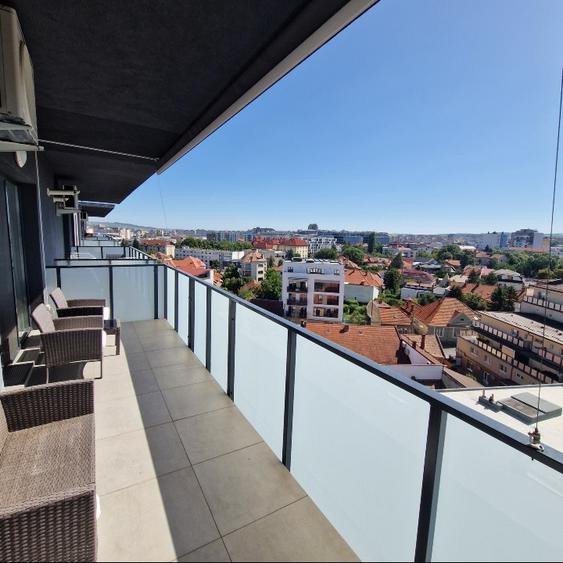 Apartament cu 3 camere,80mp,parcare,,Zona centru