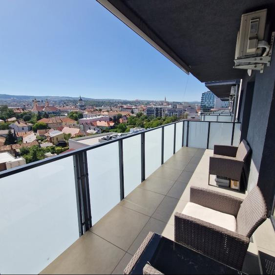 Apartament cu 3 camere,80mp,parcare,,Zona centru