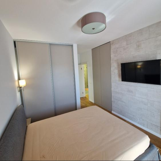 Apartament cu 3 camere,80mp,parcare,,Zona centru