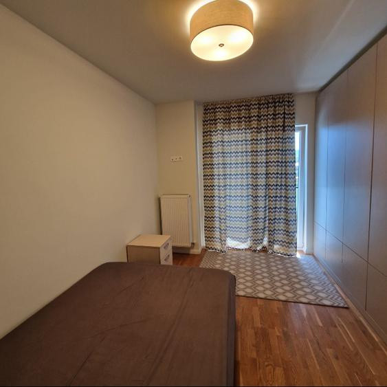 Apartament cu 3 camere,80mp,parcare,,Zona centru