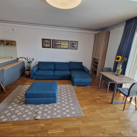 Apartament cu 3 camere,80mp,parcare,,Zona centru