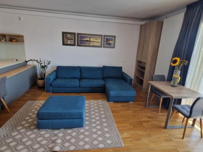 Apartament cu 3 camere,80mp,parcare,,Zona centru