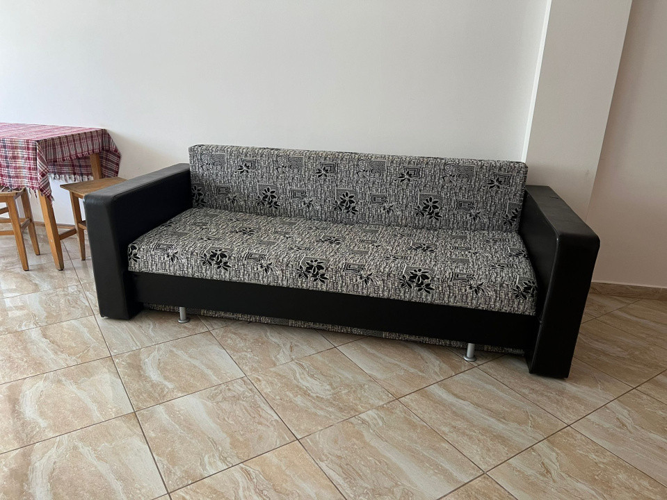 Apartament cu 2 camere, 51 mp, balcon, zona Ioan Rus