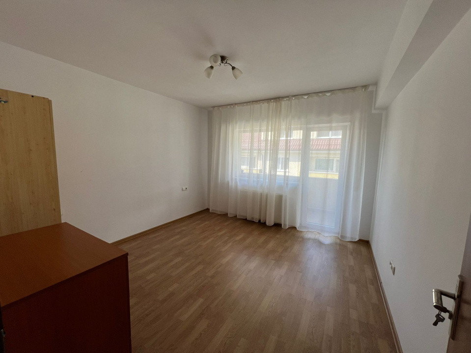 Apartament cu 2 camere, 51 mp, balcon, zona Ioan Rus