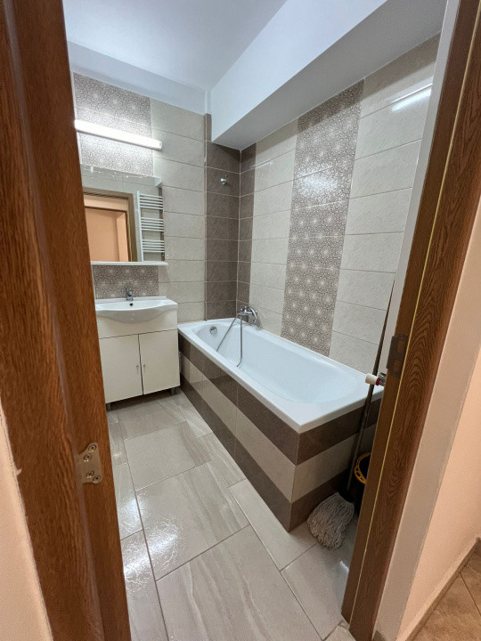 Apartament cu 2 camere, 51 mp, balcon, zona Ioan Rus