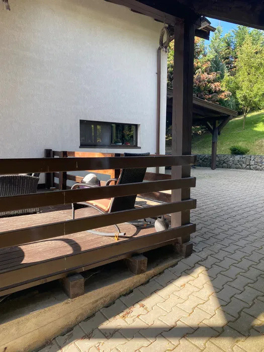 Casa cu 4 camere, 2 terase, 250 mp utili si teren de 1000 mp, zona Faget