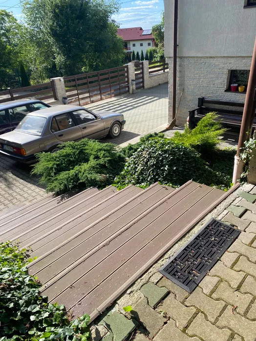 Casa cu 4 camere, 2 terase, 250 mp utili si teren de 1000 mp, zona Faget