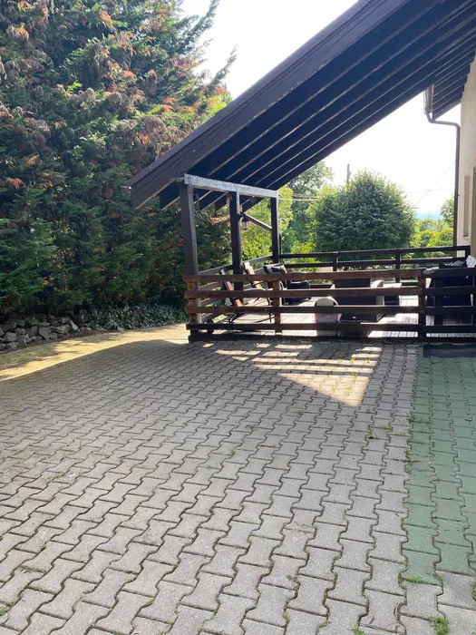 Casa cu 4 camere, 2 terase, 250 mp utili si teren de 1000 mp, zona Faget