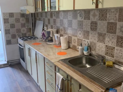 Apartament decomandat, 3 camere, Intre Lacuri