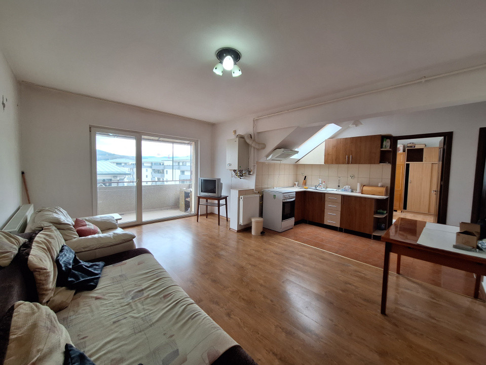 Apartament cu 2 camere, 45 mp, balcon, zona Terra