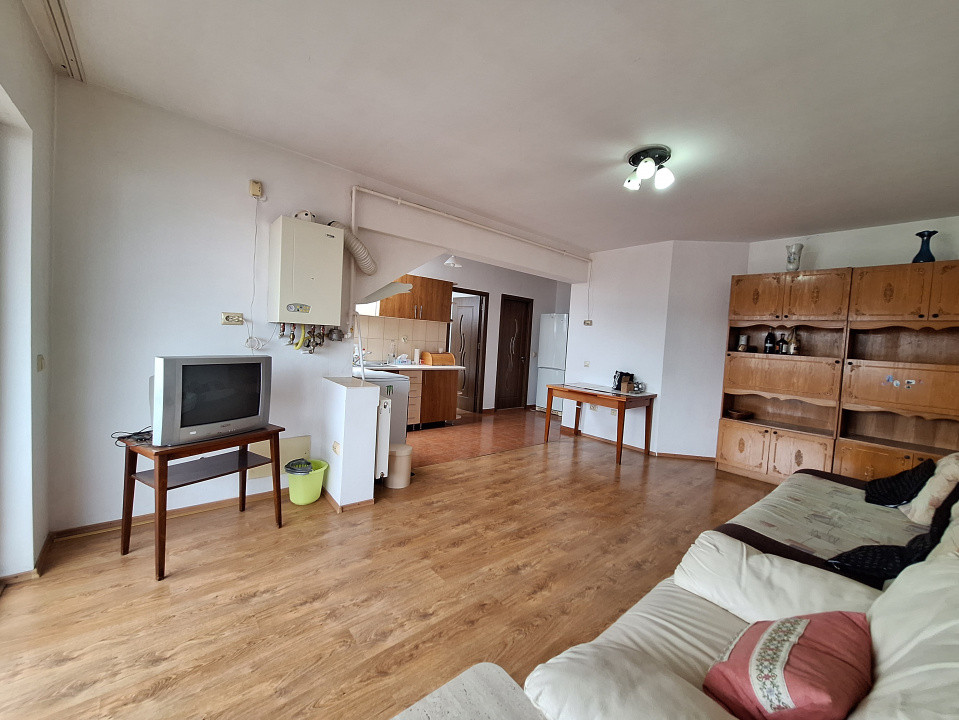 Apartament cu 2 camere, 45 mp, balcon, zona Terra