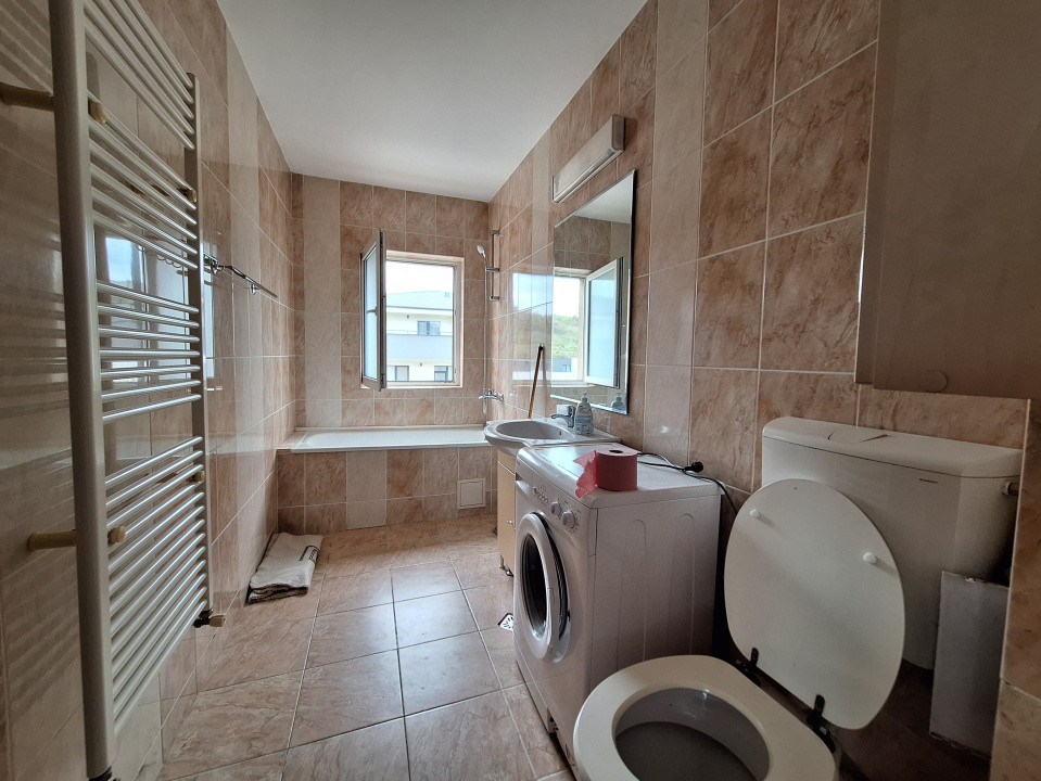 Apartament cu 2 camere, 45 mp, balcon, zona Terra