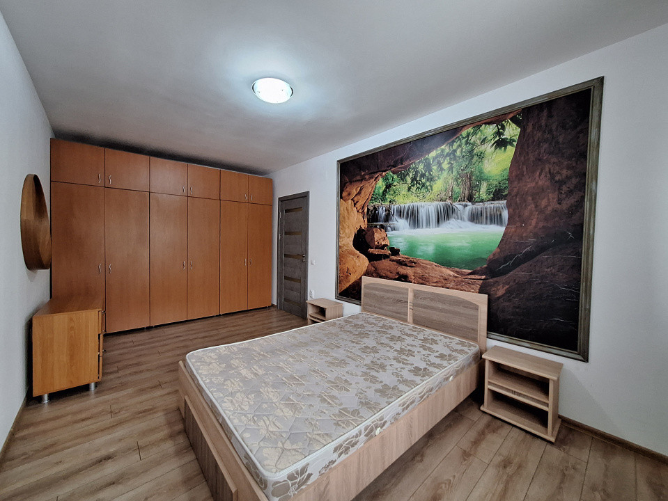 Apartament cu 2 camere, decomandat, parcare, zona Eroilor