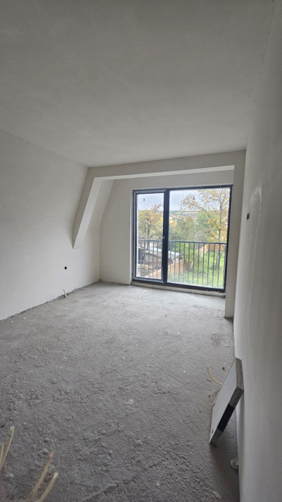 Duplex 6 camere, 150mp utili, 700mp teren, Dambu Rotund