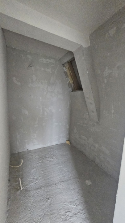 Duplex 6 camere, 150mp utili, 700mp teren, Dambu Rotund