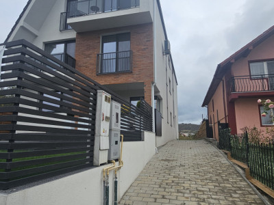 Duplex 6 camere, 150mp utili, 700mp teren, Dambu Rotund