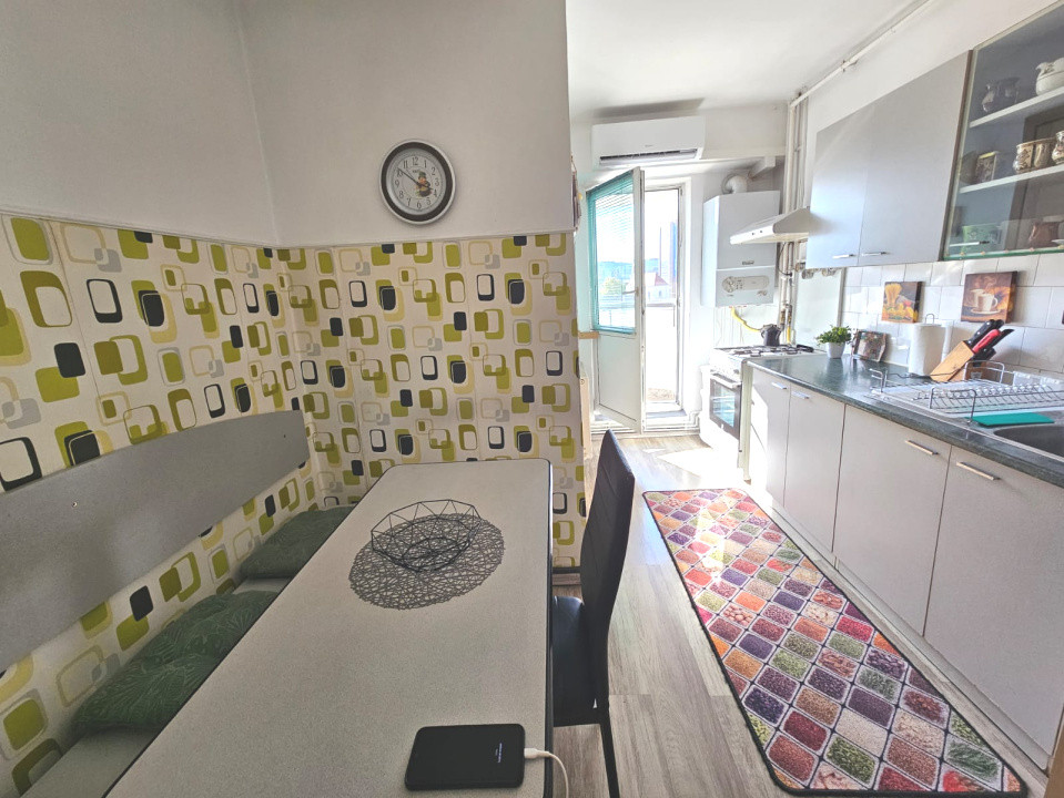 Apartament spatios cu 2 camere,58 mp, decomandat, etaj intemediar, Piata Marasti
