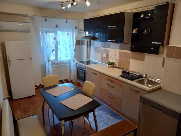 Apartament cu 2 camere decomandate,60mp, Zona Marasti