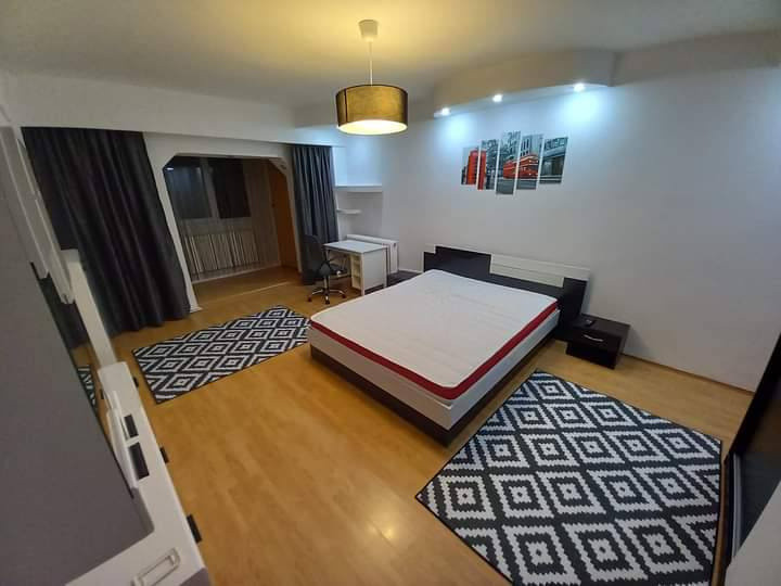 Apartament cu 2 camere decomandate,60mp, Zona Marasti
