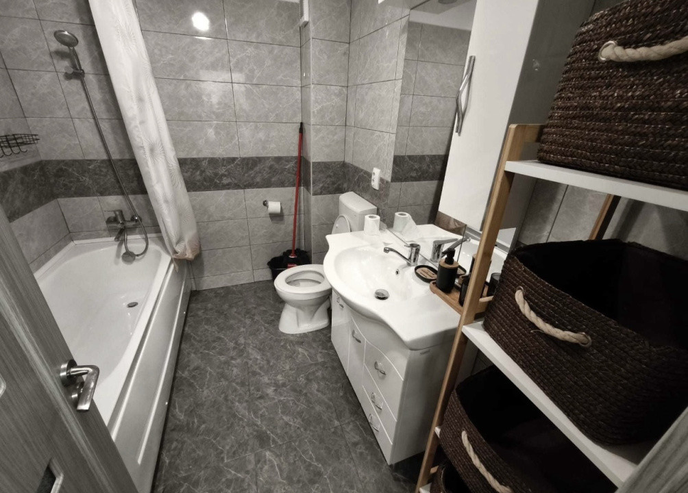 Apartament 2 camere,42mp,zona dambu rotund 