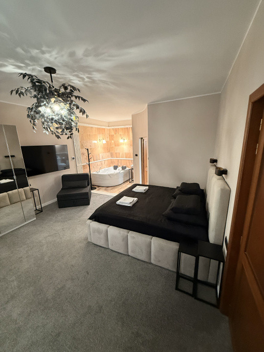 Apartament cu jacuzzi, 60 mp cu jacuzzi si terasa 16 MP, central