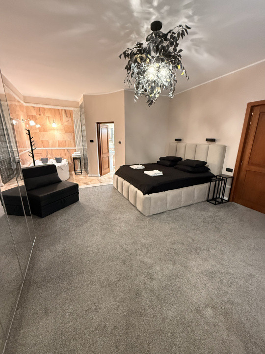 Apartament cu jacuzzi, 60 mp cu jacuzzi si terasa 16 MP, central