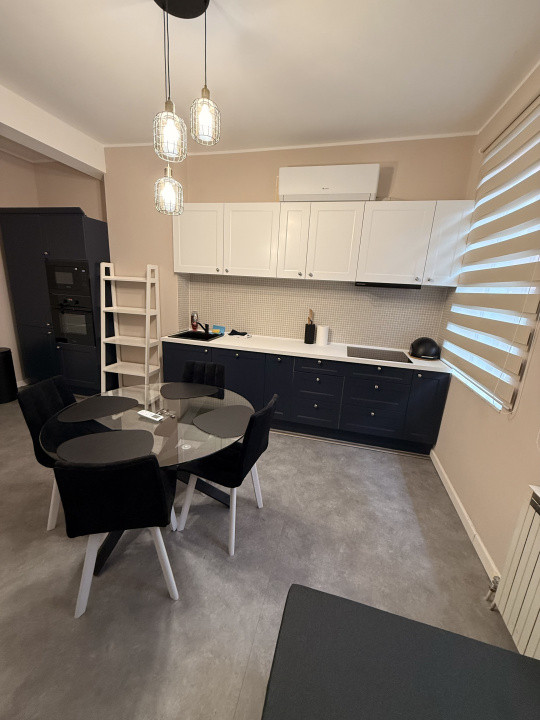 Apartament cu jacuzzi, 60 mp cu jacuzzi si terasa 16 MP, central