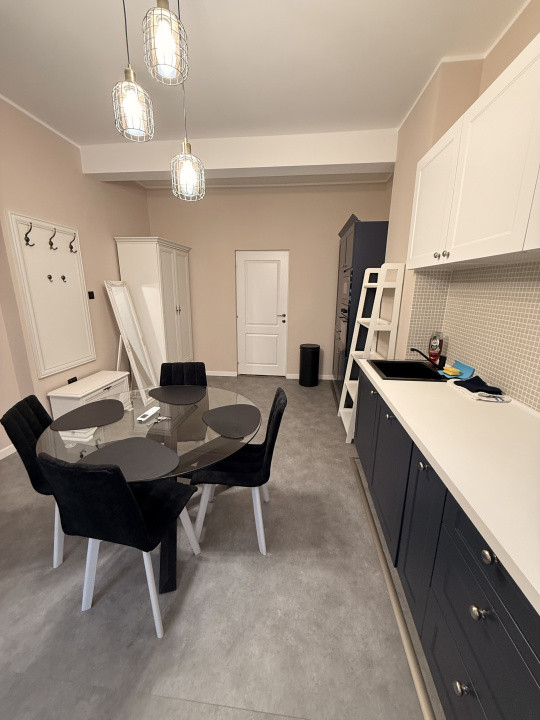 Apartament cu jacuzzi, 60 mp cu jacuzzi si terasa 16 MP, central