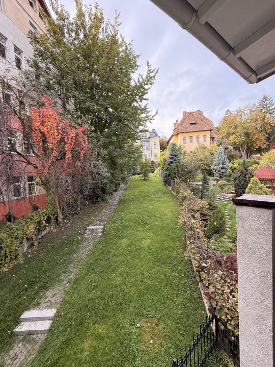 Apartament cu jacuzzi, 60 mp cu jacuzzi si terasa 16 MP, central