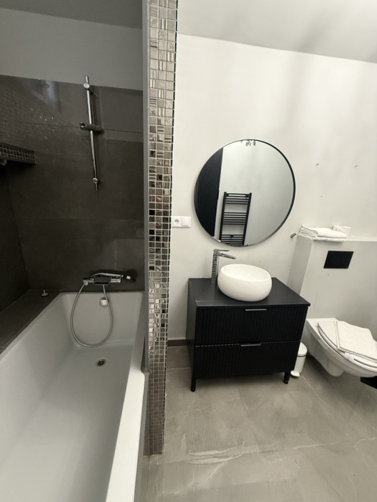 Apartament 48 MP, la cheie, ultracentral, prima închiriere