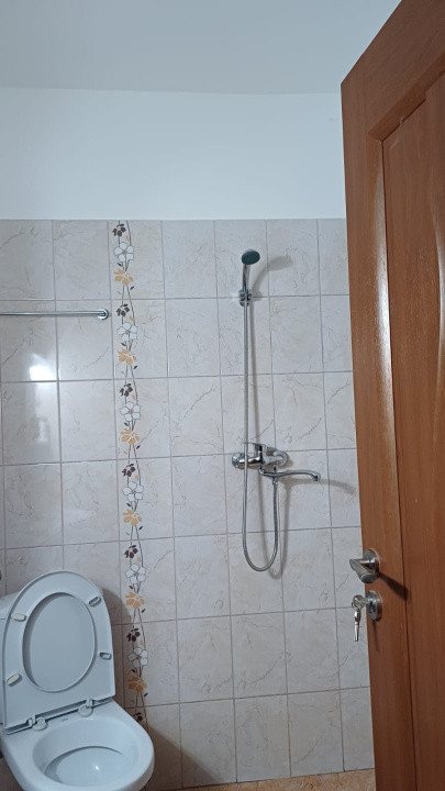 Duplex cu 6 camere,222mp,teren 444mp,terasă,parcare,Zona Baciu