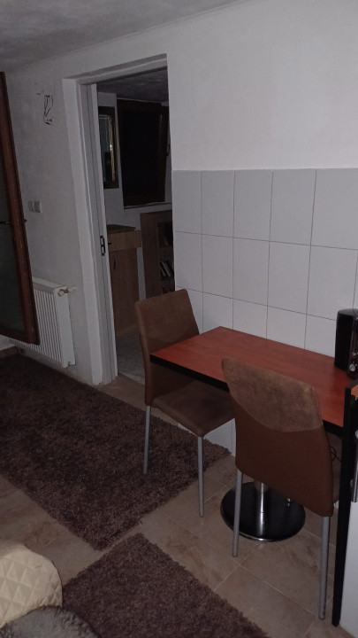 Duplex cu 6 camere,222mp,teren 444mp,terasă,parcare,Zona Baciu