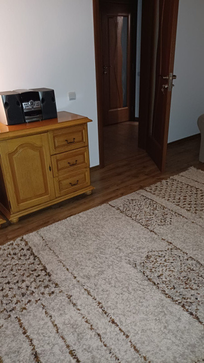 Duplex cu 6 camere,222mp,teren 444mp,terasă,parcare,Zona Baciu