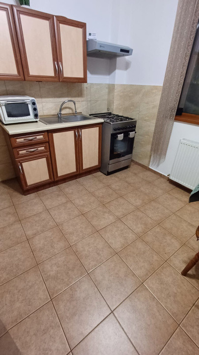 Duplex cu 6 camere,222mp,teren 444mp,terasă,parcare,Zona Baciu