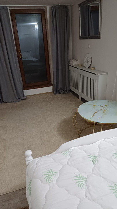 Duplex cu 6 camere,222mp,teren 444mp,terasă,parcare,Zona Baciu