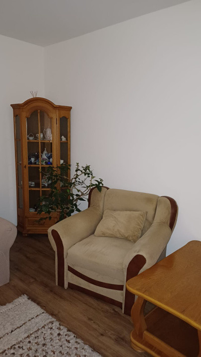 Duplex cu 6 camere,222mp,teren 444mp,terasă,parcare,Zona Baciu