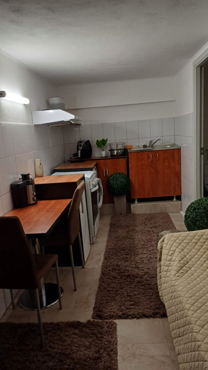 Duplex cu 6 camere,222mp,teren 444mp,terasă,parcare,Zona Baciu