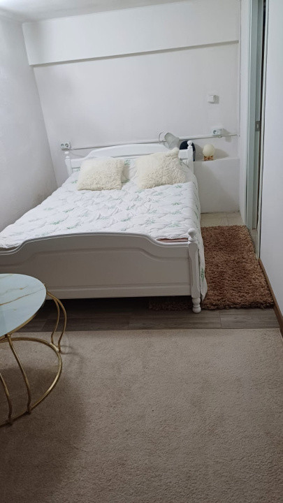 Duplex cu 6 camere,222mp,teren 444mp,terasă,parcare,Zona Baciu