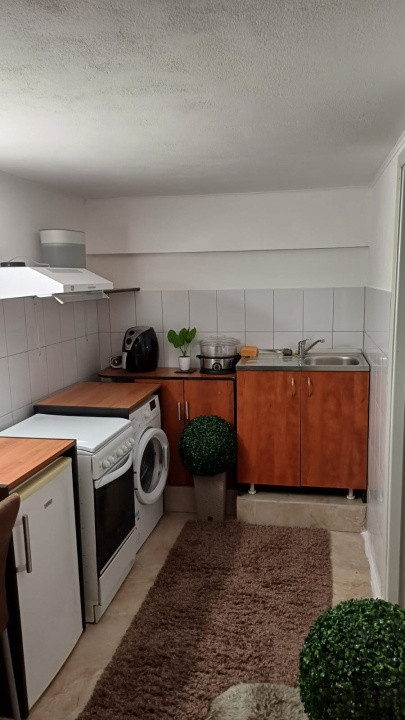 Duplex cu 6 camere,222mp,teren 444mp,terasă,parcare,Zona Baciu