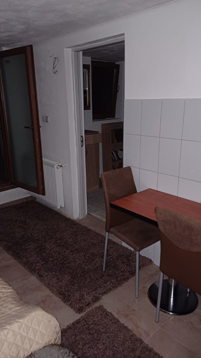 Duplex cu 6 camere,222mp,teren 444mp,terasă,parcare,Zona Baciu