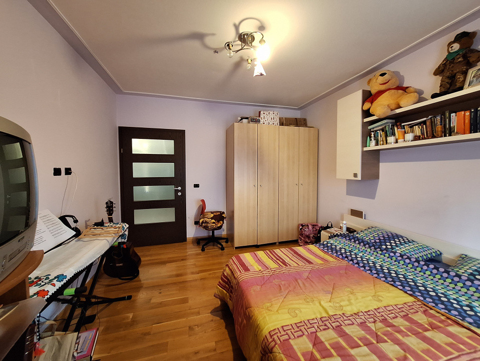 Apartament cu 3 camere, 64 mp, parcare, zona Terra