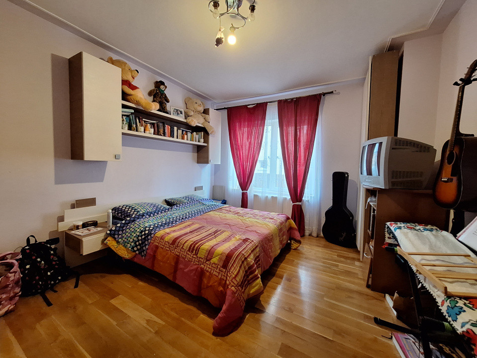 Apartament cu 3 camere, 64 mp, parcare, zona Terra