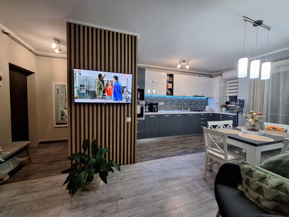 Apartament cu 3 camere, 62 mp, balcon, zona Tineretului