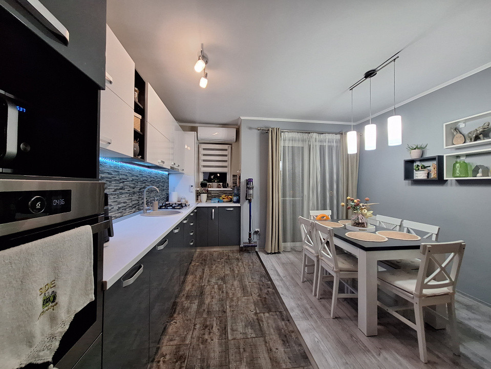 Apartament cu 3 camere, 62 mp, balcon, zona Tineretului