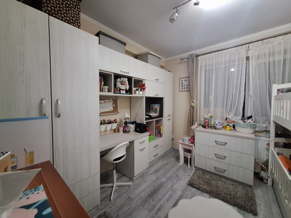 Apartament cu 3 camere, 62 mp, balcon, zona Tineretului