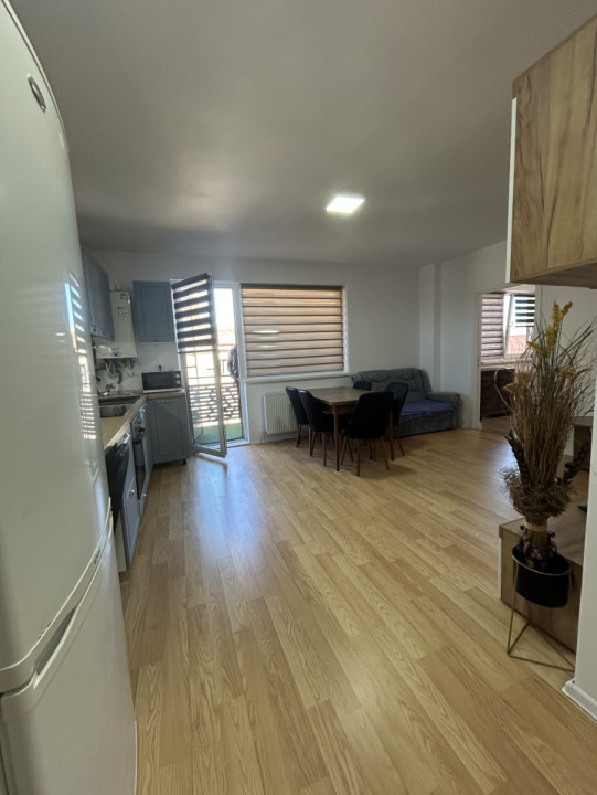 Apartament cu 2 camere, 50 mp, parcare, balcon, zona Fagului