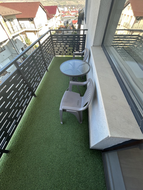 Apartament cu 2 camere, 50 mp, parcare, balcon, zona Fagului