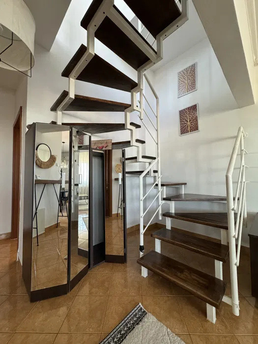 Apartament cu 4 camere,160mp, Zona Andrei Muresanu