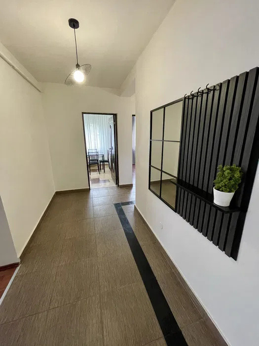 Apartament cu 3 camere,80mp, Zona Buna ziua,Parcare, Garaj individual